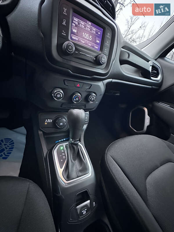 Позашляховик / Кросовер Jeep Renegade 2019 в Києві фото 22 Позашляховик / Кросовер Jeep Renegade 2019 в Києві