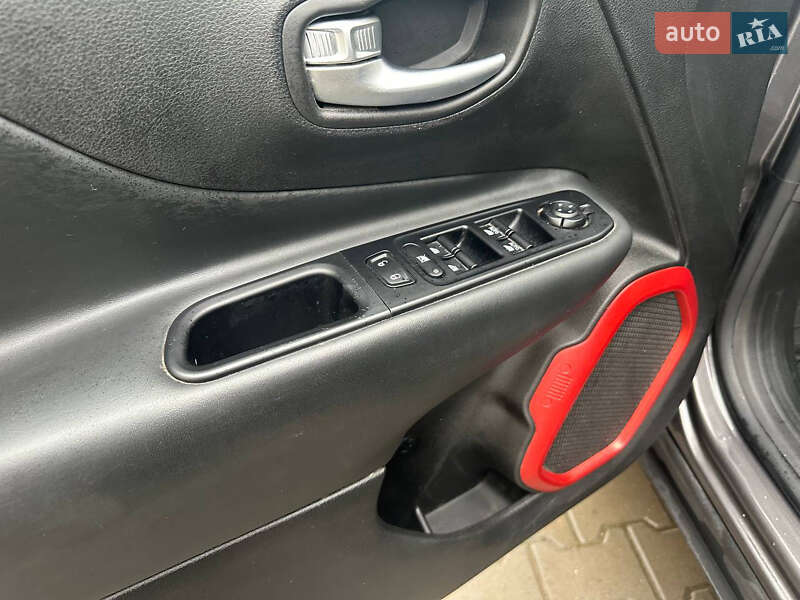 Позашляховик / Кросовер Jeep Renegade 2019 в Хмельницькому фото 34 Позашляховик / Кросовер Jeep Renegade 2019 в Хмельницькому