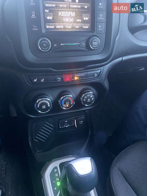 Позашляховик / Кросовер Jeep Renegade 2016 в Києві