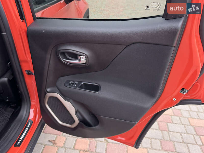 Позашляховик / Кросовер Jeep Renegade 2015 в Одесі