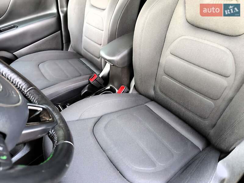 Внедорожник / Кроссовер Jeep Renegade 2017 в Киеве фото 39 Внедорожник / Кроссовер Jeep Renegade 2017 в Киеве