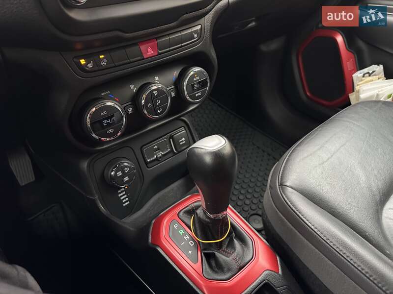 Внедорожник / Кроссовер Jeep Renegade 2016 в Виннице