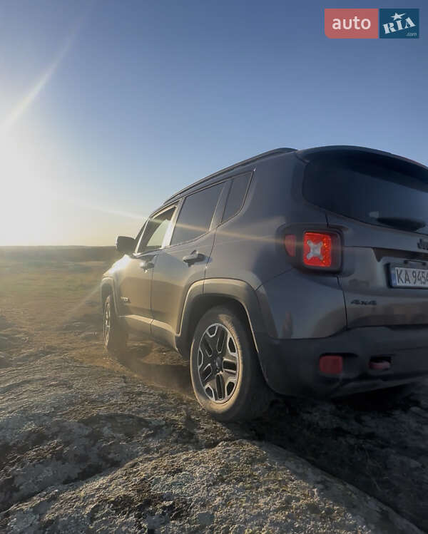 Внедорожник / Кроссовер Jeep Renegade 2016 в Киеве