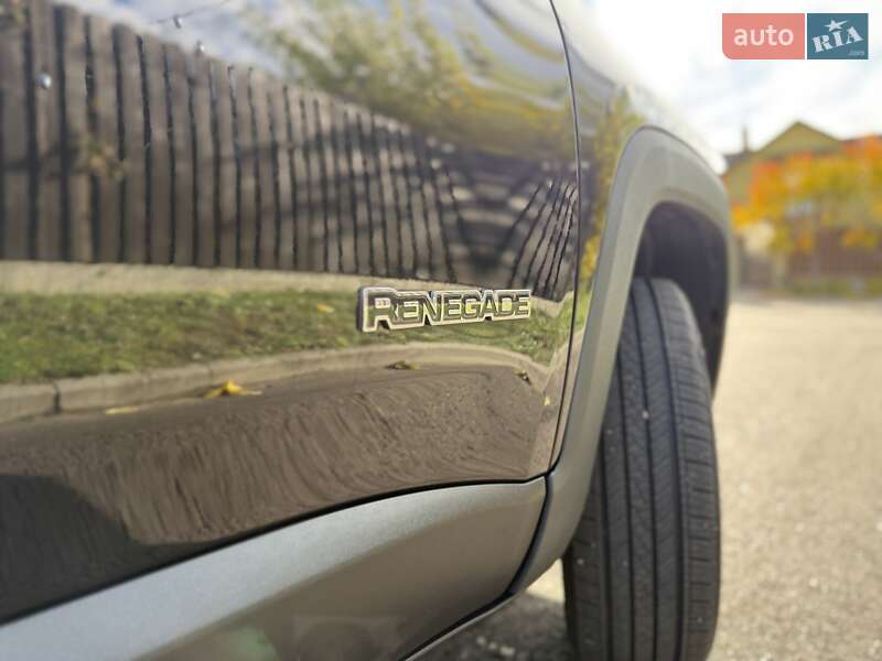 Позашляховик / Кросовер Jeep Renegade 2016 в Києві