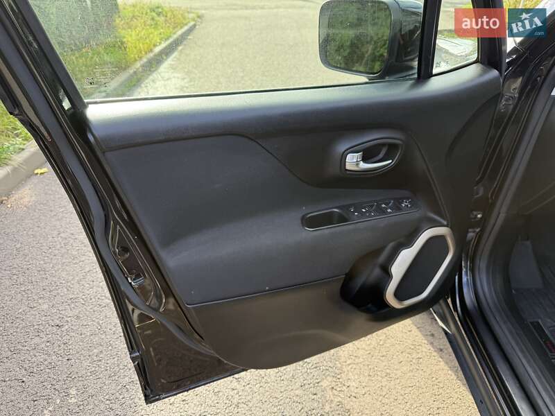 Позашляховик / Кросовер Jeep Renegade 2016 в Києві