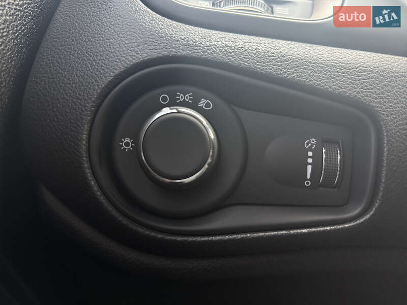 Позашляховик / Кросовер Jeep Renegade 2017 в Житомирі