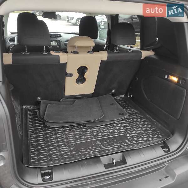 Внедорожник / Кроссовер Jeep Renegade 2016 в Львове