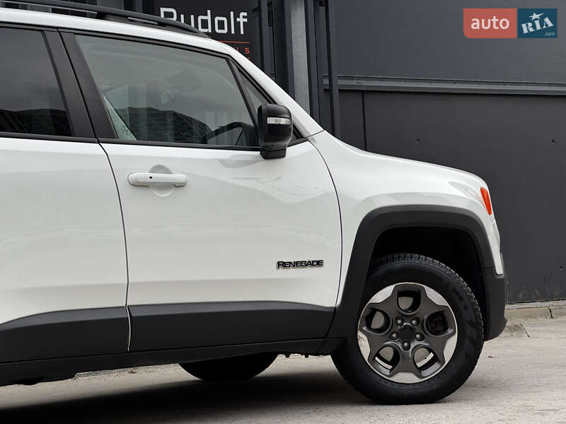 Внедорожник / Кроссовер Jeep Renegade 2016 в Киеве