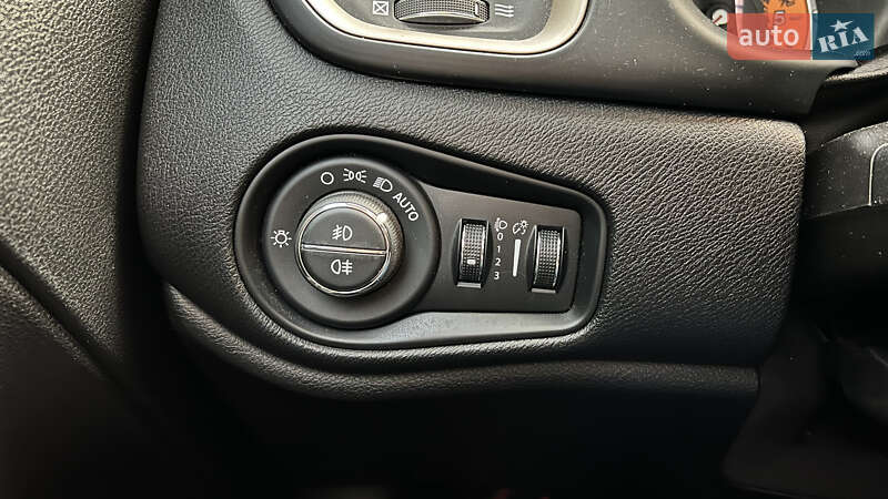 Позашляховик / Кросовер Jeep Renegade 2016 в Одесі фото 12 Позашляховик / Кросовер Jeep Renegade 2016 в Одесі