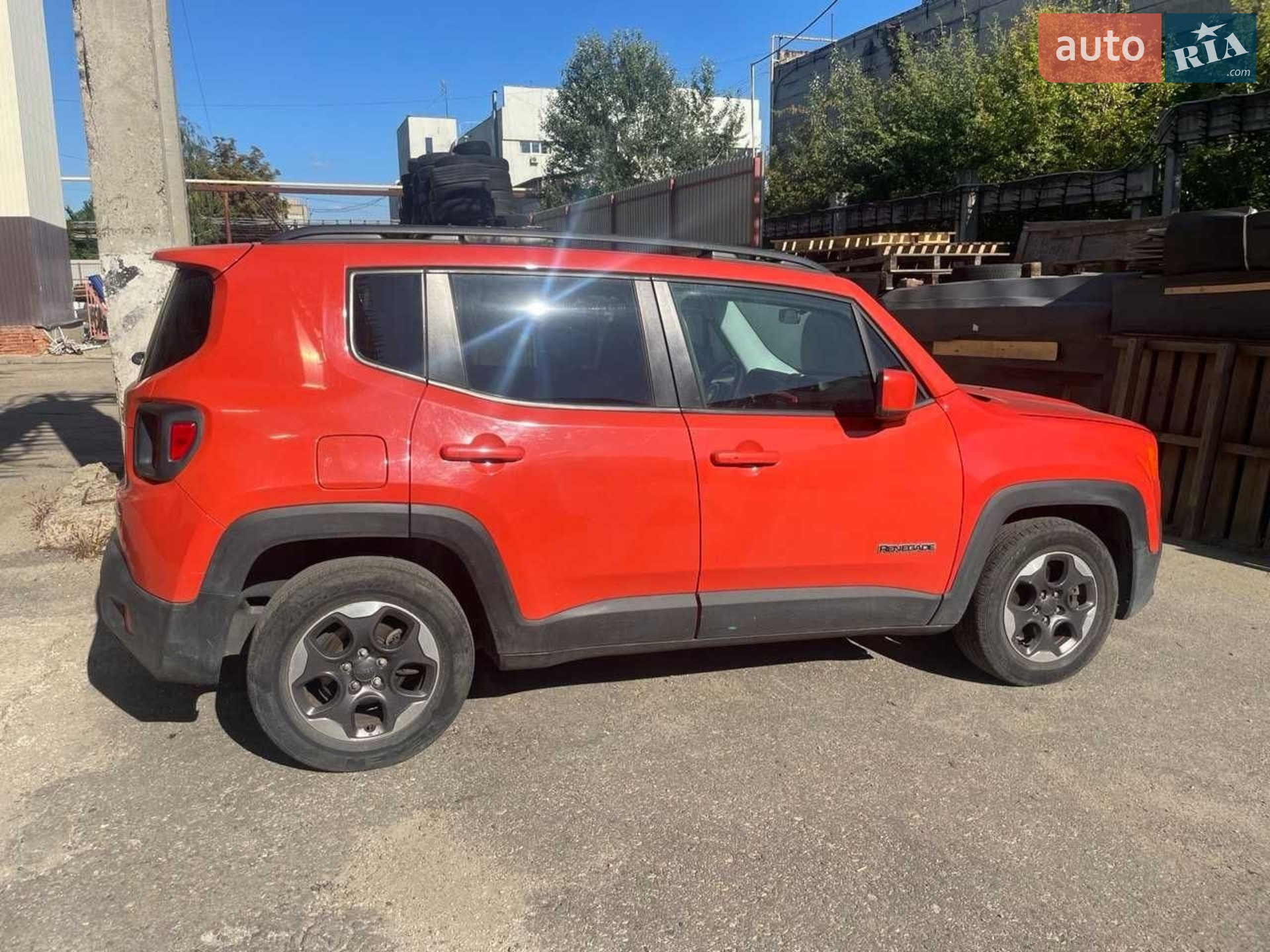 2016 Jeep Renegade - мініатюра 2