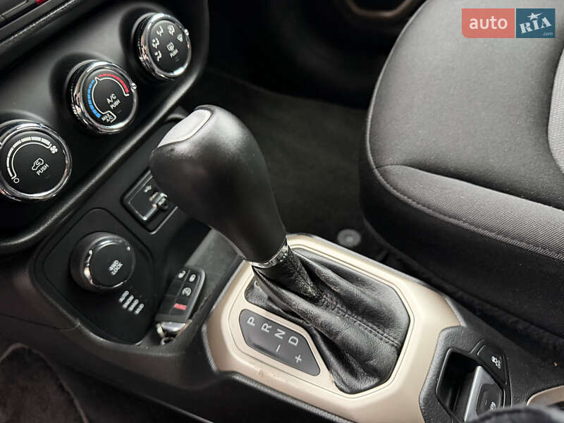 Позашляховик / Кросовер Jeep Renegade 2015 в Дніпрі фото 30 Позашляховик / Кросовер Jeep Renegade 2015 в Дніпрі