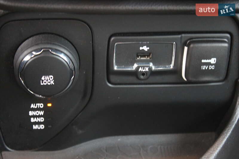 Позашляховик / Кросовер Jeep Renegade 2016 в Дніпрі фото 35 Позашляховик / Кросовер Jeep Renegade 2016 в Дніпрі