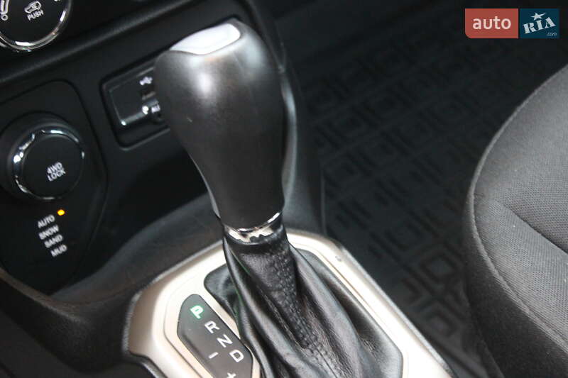 Позашляховик / Кросовер Jeep Renegade 2016 в Дніпрі фото 33 Позашляховик / Кросовер Jeep Renegade 2016 в Дніпрі