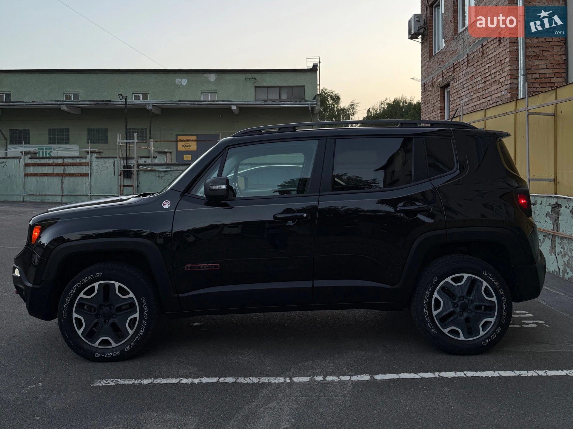 2015 Jeep Renegade - мініатюра 4