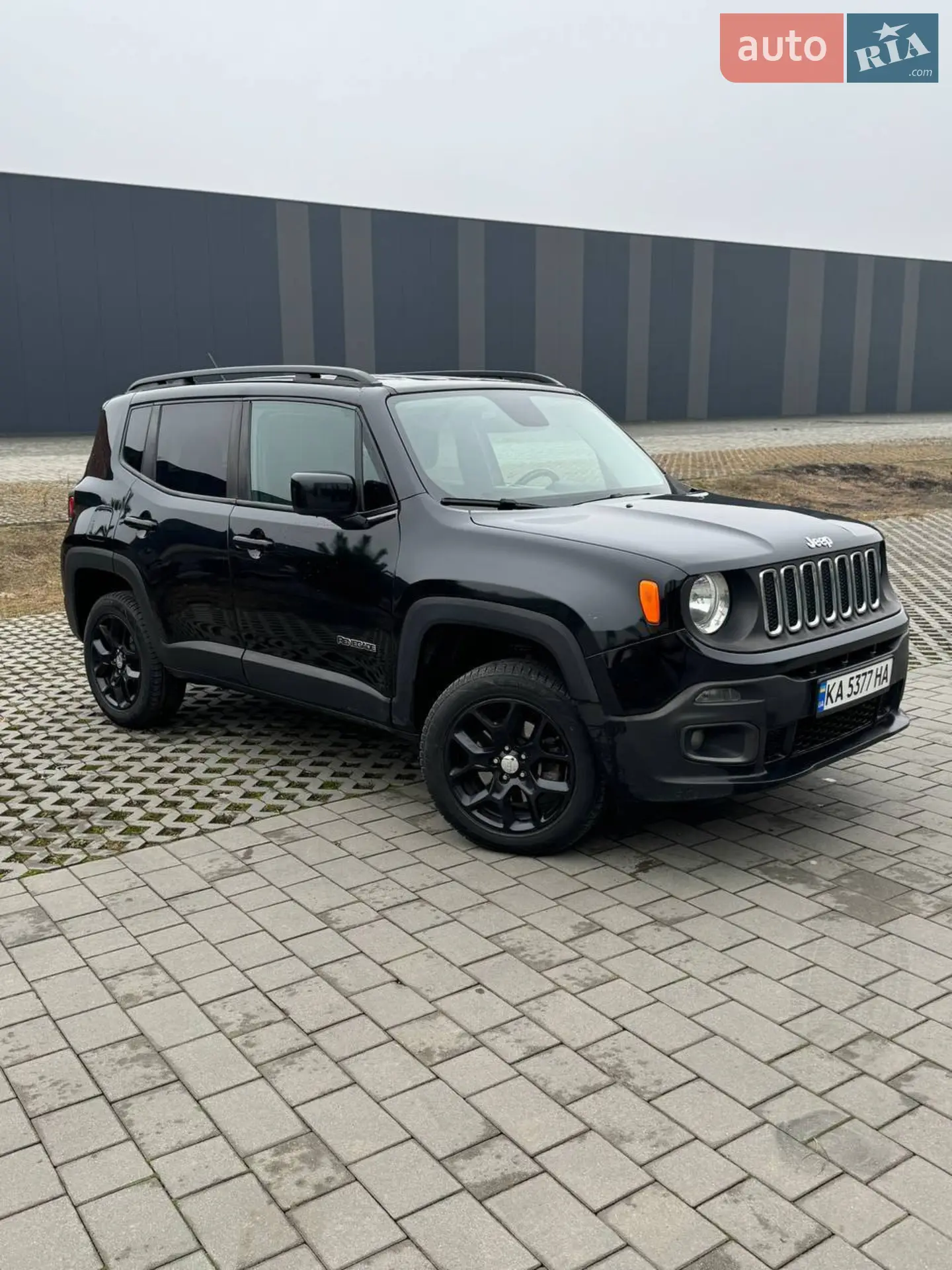 2016 Jeep Renegade - мініатюра 3