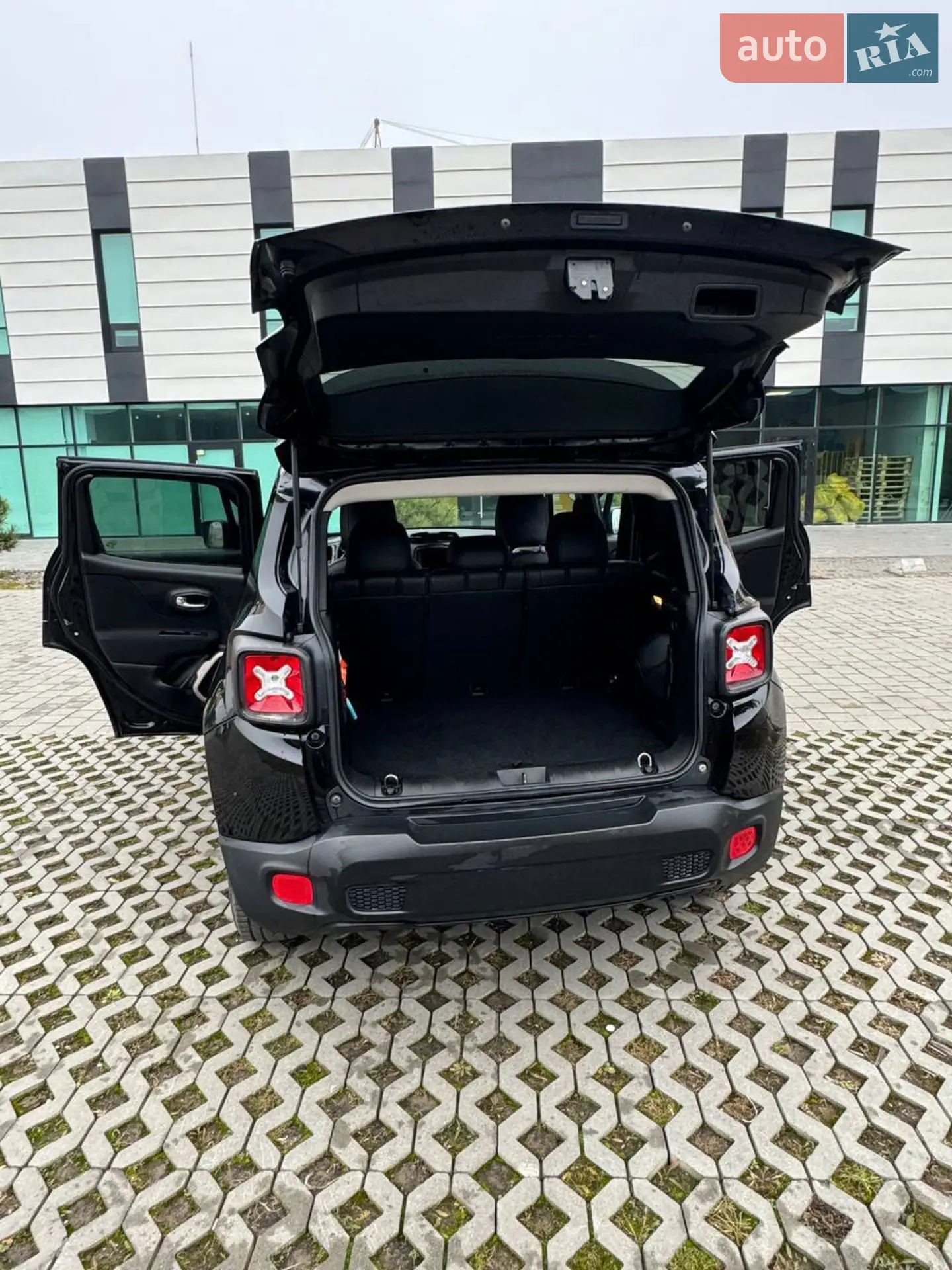 2016 Jeep Renegade - мініатюра 12