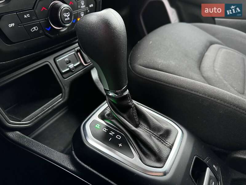 Внедорожник / Кроссовер Jeep Renegade 2018 в Киеве фото 23 Внедорожник / Кроссовер Jeep Renegade 2018 в Киеве