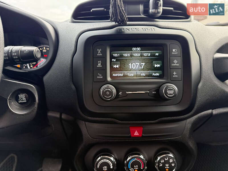 Позашляховик / Кросовер Jeep Renegade 2017 в Житомирі