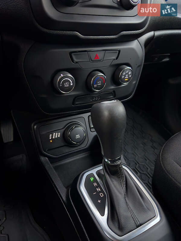 Внедорожник / Кроссовер Jeep Renegade 2018 в Киеве фото 20 Внедорожник / Кроссовер Jeep Renegade 2018 в Киеве