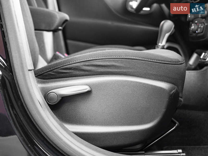 Внедорожник / Кроссовер Jeep Renegade 2020 в Киеве