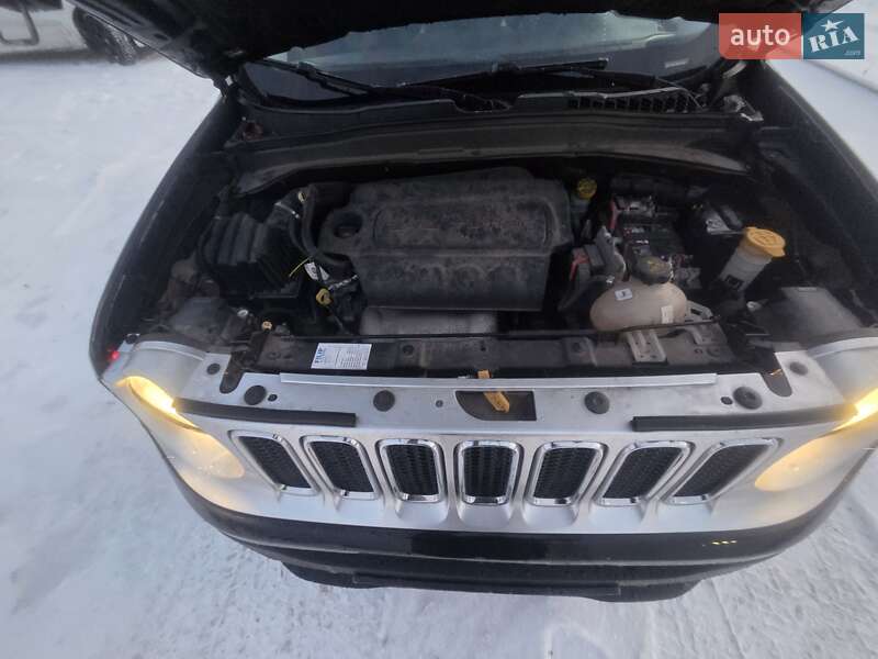 Внедорожник / Кроссовер Jeep Renegade 2015 в Львове