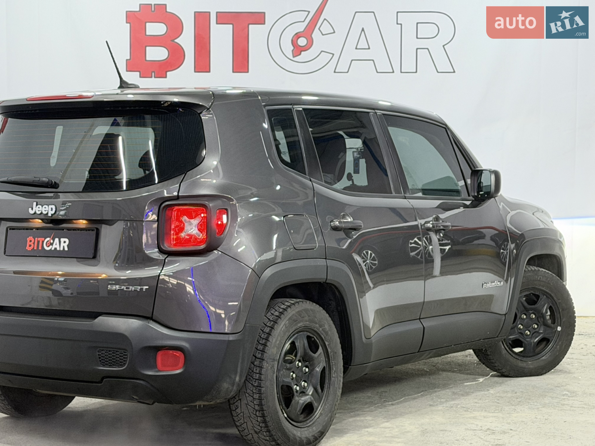 2016 Jeep Renegade - мініатюра 12
