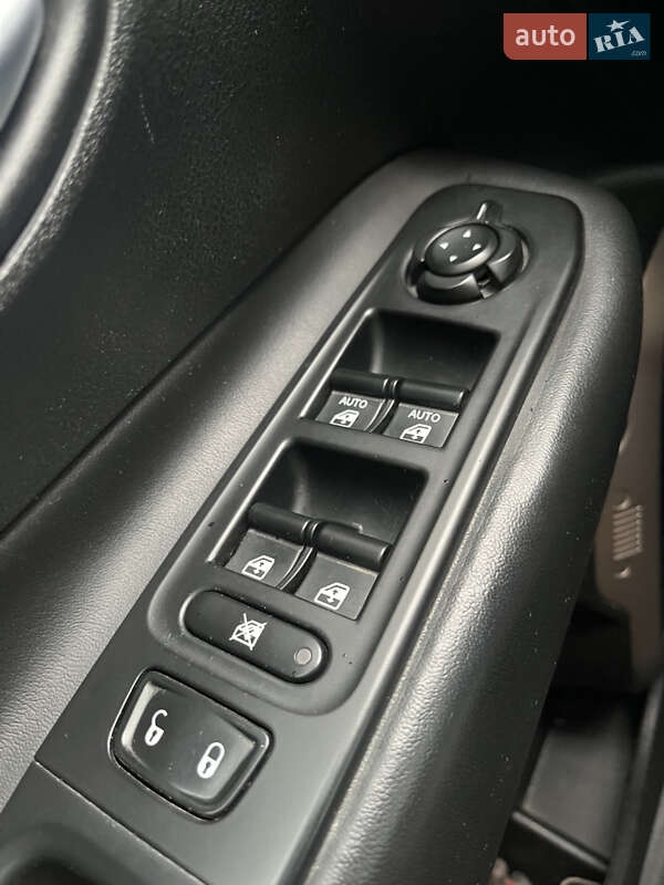 Внедорожник / Кроссовер Jeep Renegade 2017 в Бердичеве