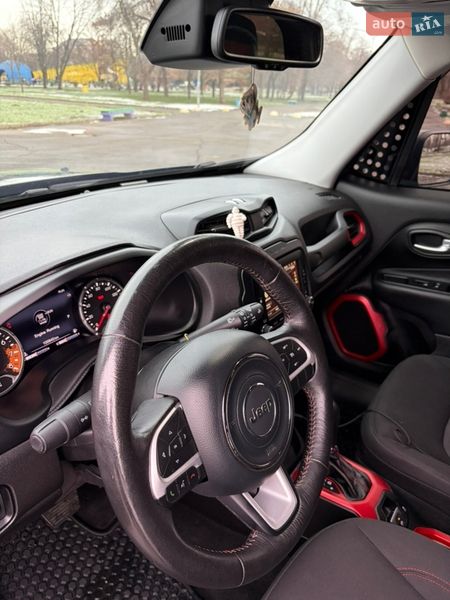 Внедорожник / Кроссовер Jeep Renegade 2016 в Кривом Роге