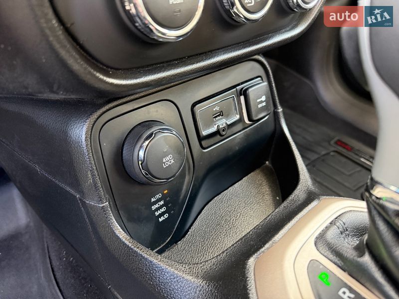 Внедорожник / Кроссовер Jeep Renegade 2016 в Киеве