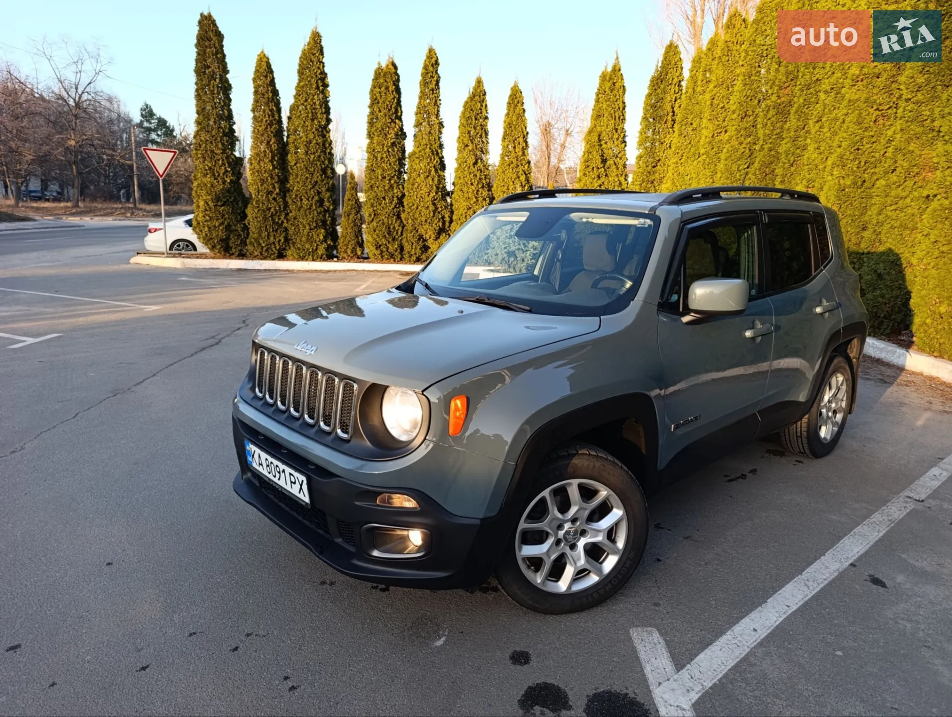 2016 Jeep Renegade - мініатюра 2