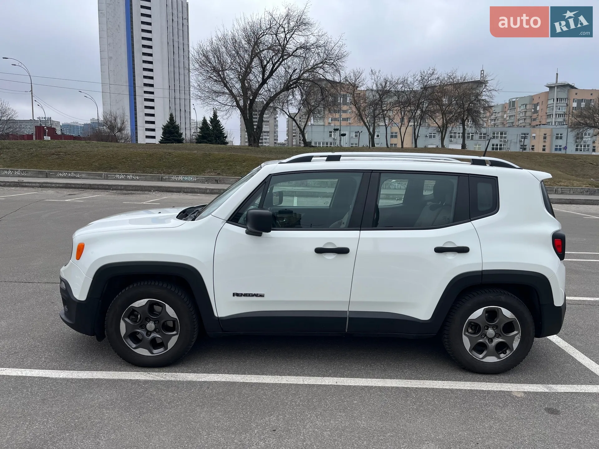 2015 Jeep Renegade - мініатюра 3