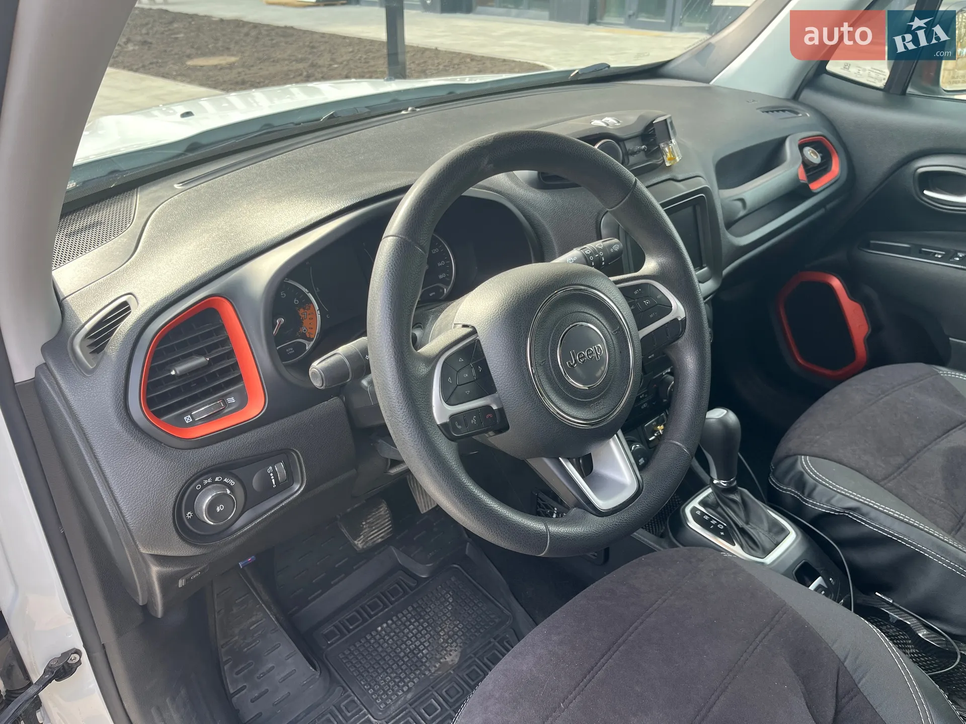 2018 Jeep Renegade - мініатюра 24