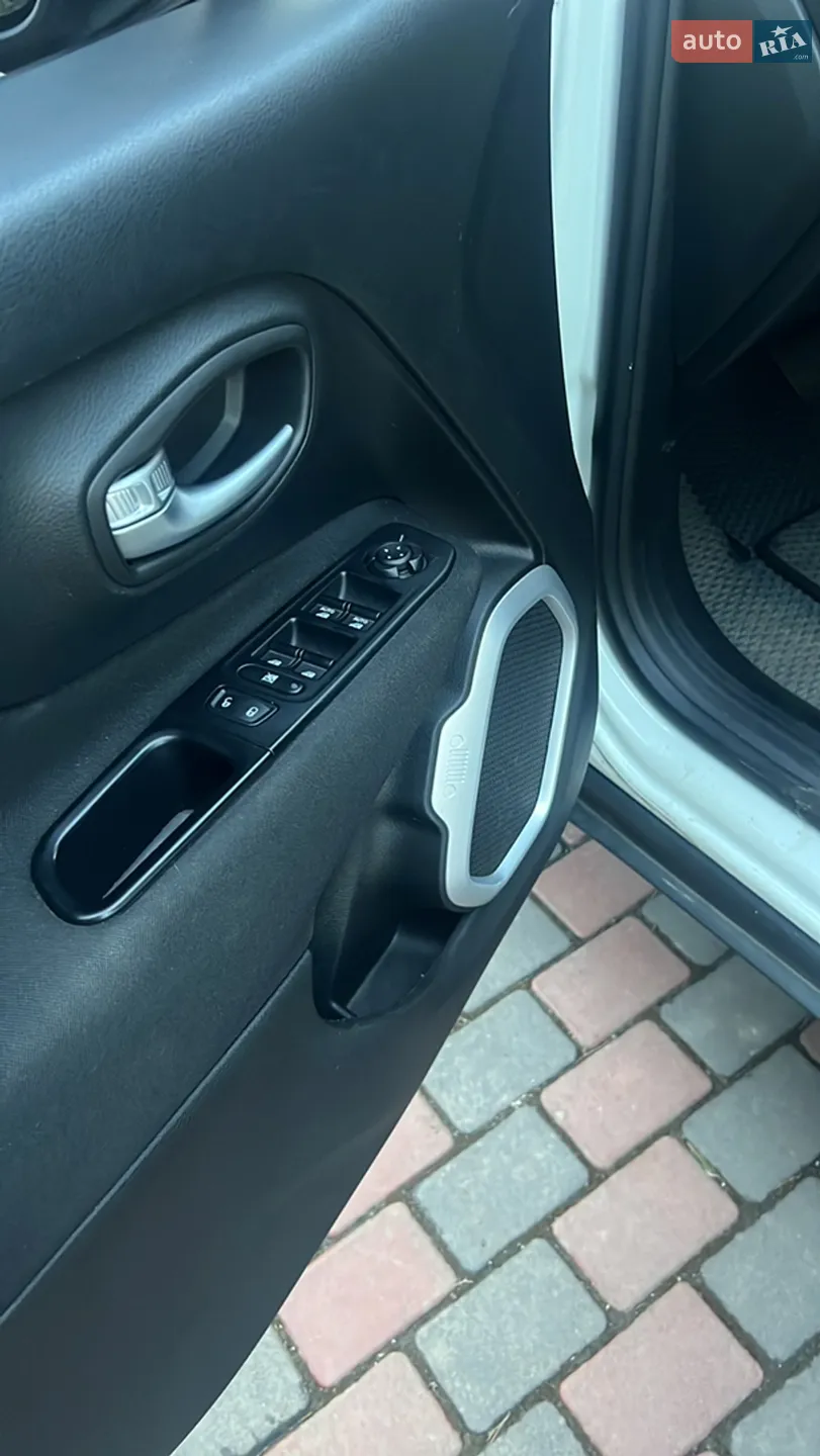 2018 Jeep Renegade - мініатюра 13