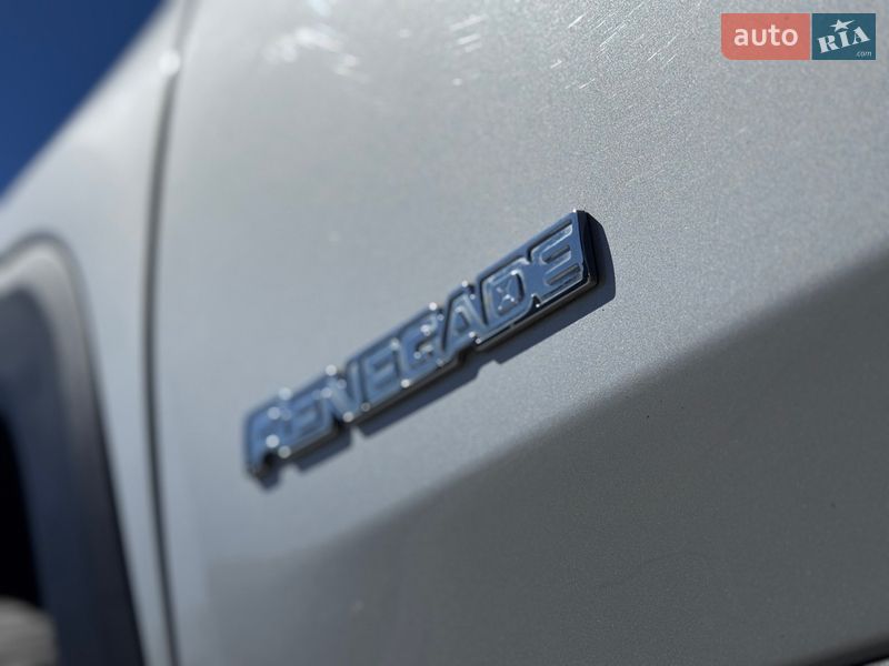 Внедорожник / Кроссовер Jeep Renegade 2017 в Киеве