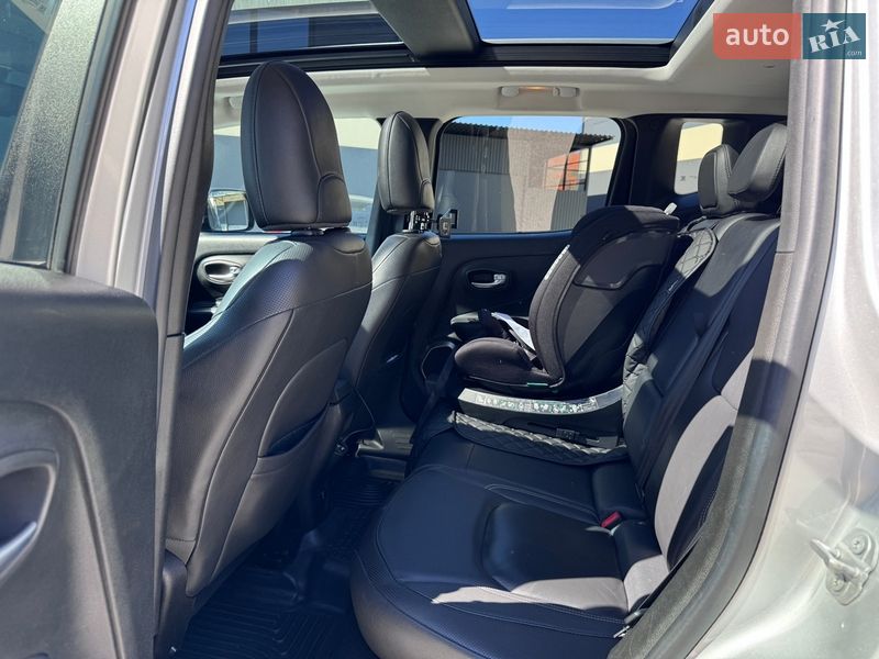 Внедорожник / Кроссовер Jeep Renegade 2017 в Киеве