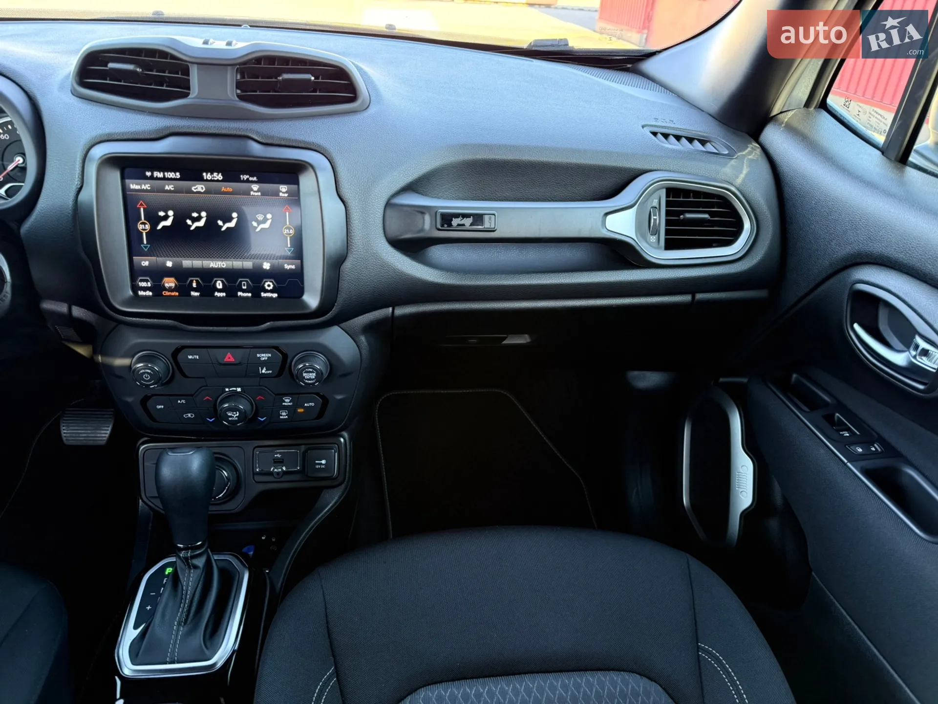 2020 Jeep Renegade - мініатюра 27