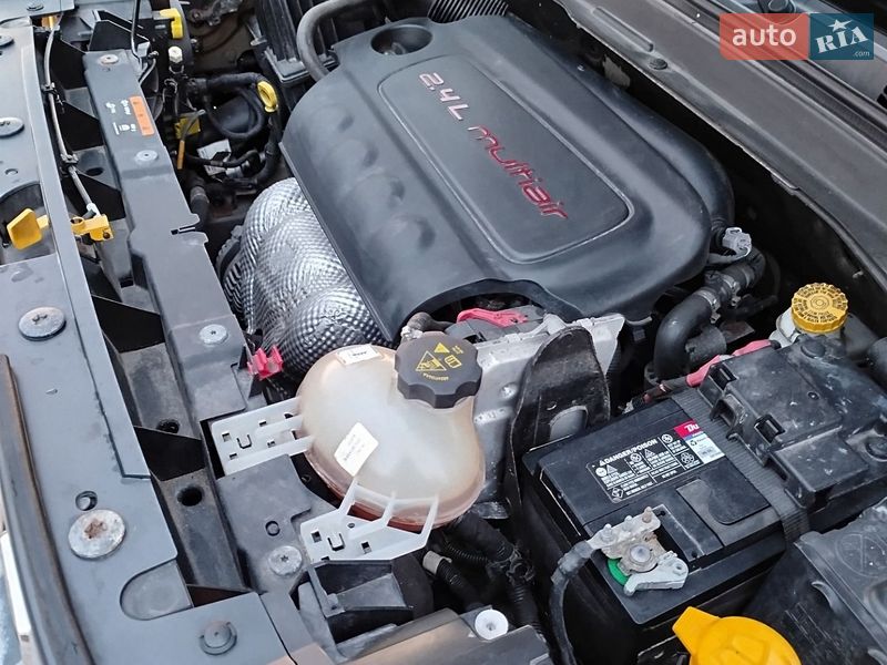 Внедорожник / Кроссовер Jeep Renegade 2016 в Ружине