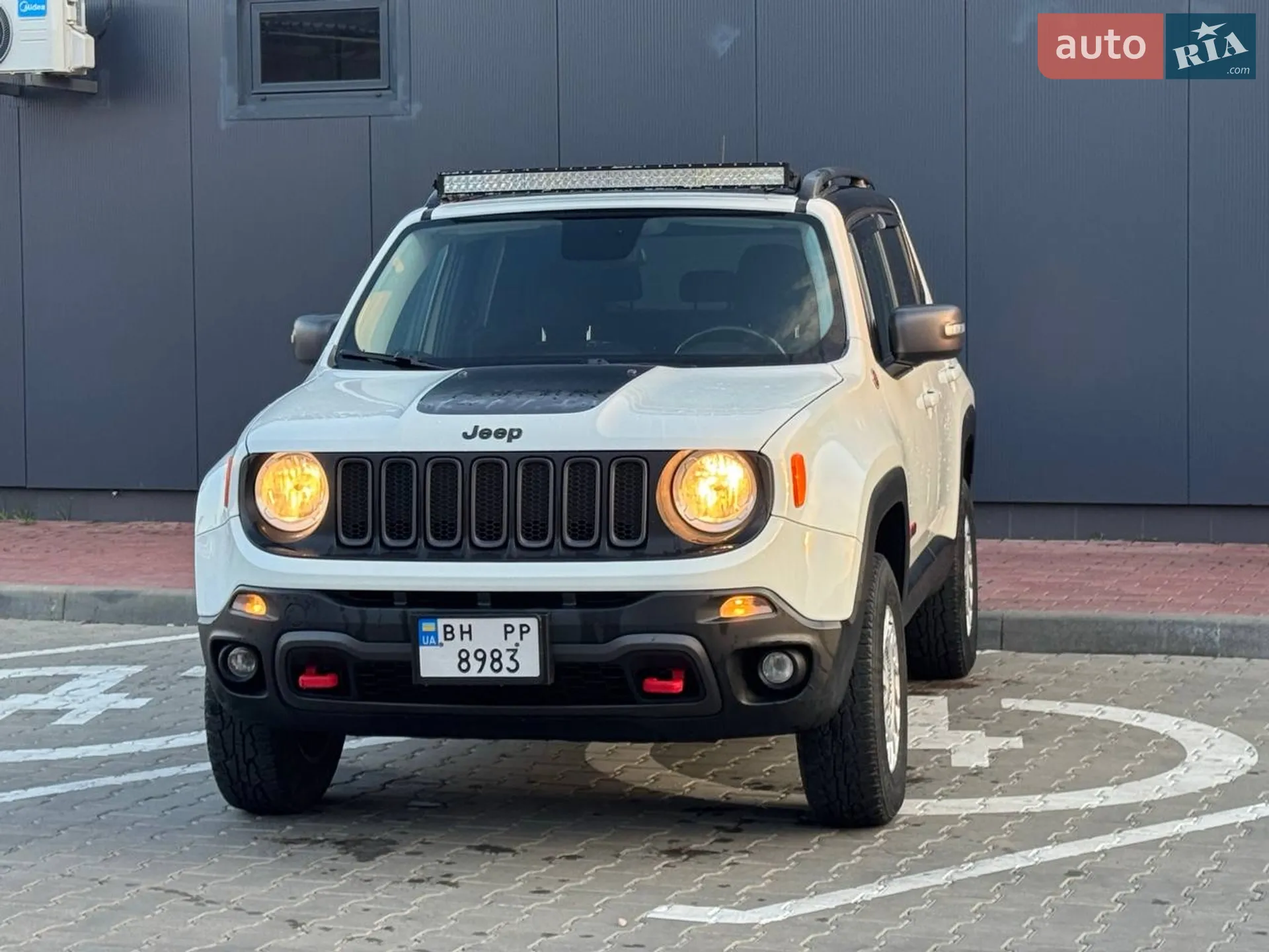 2015 Jeep Renegade - мініатюра 2