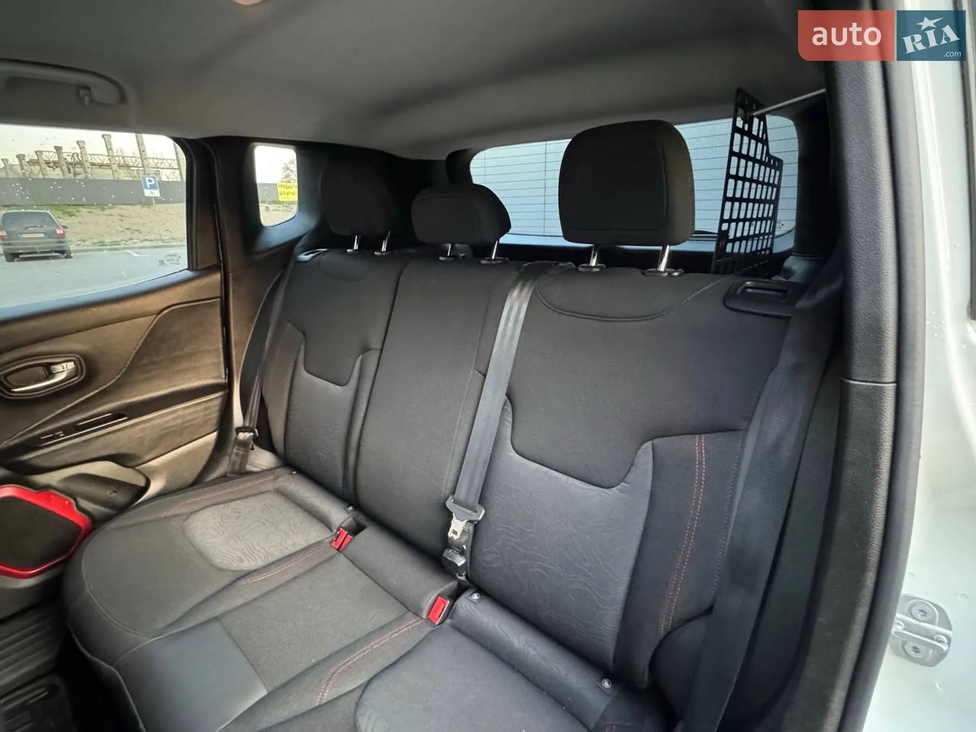 2015 Jeep Renegade - мініатюра 34