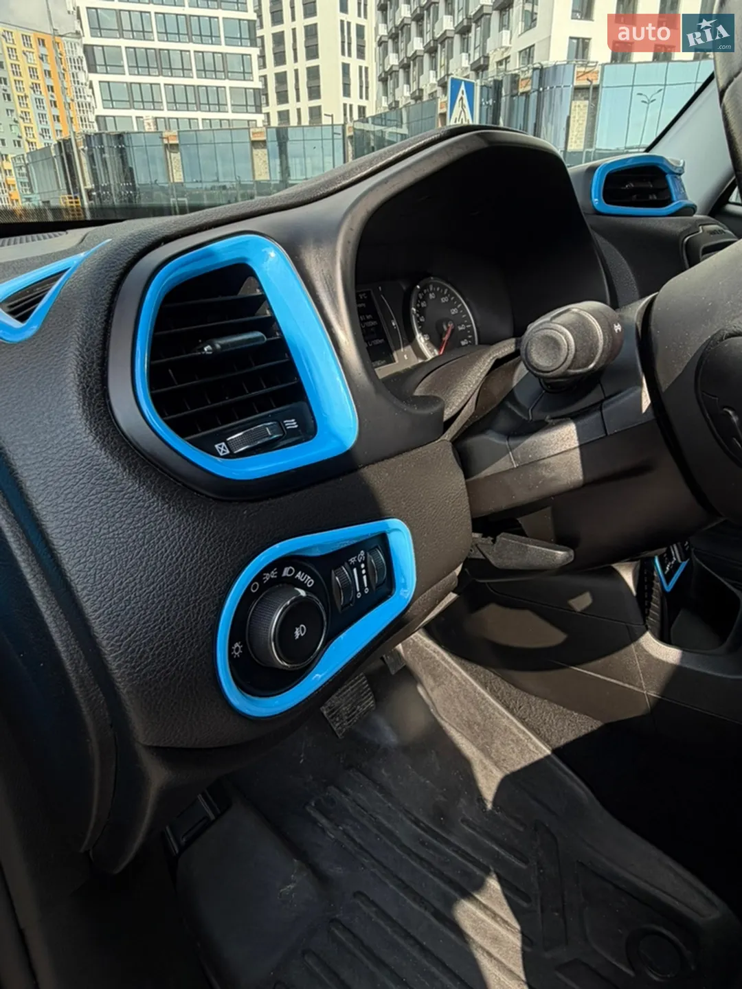 2015 Jeep Renegade - мініатюра 16
