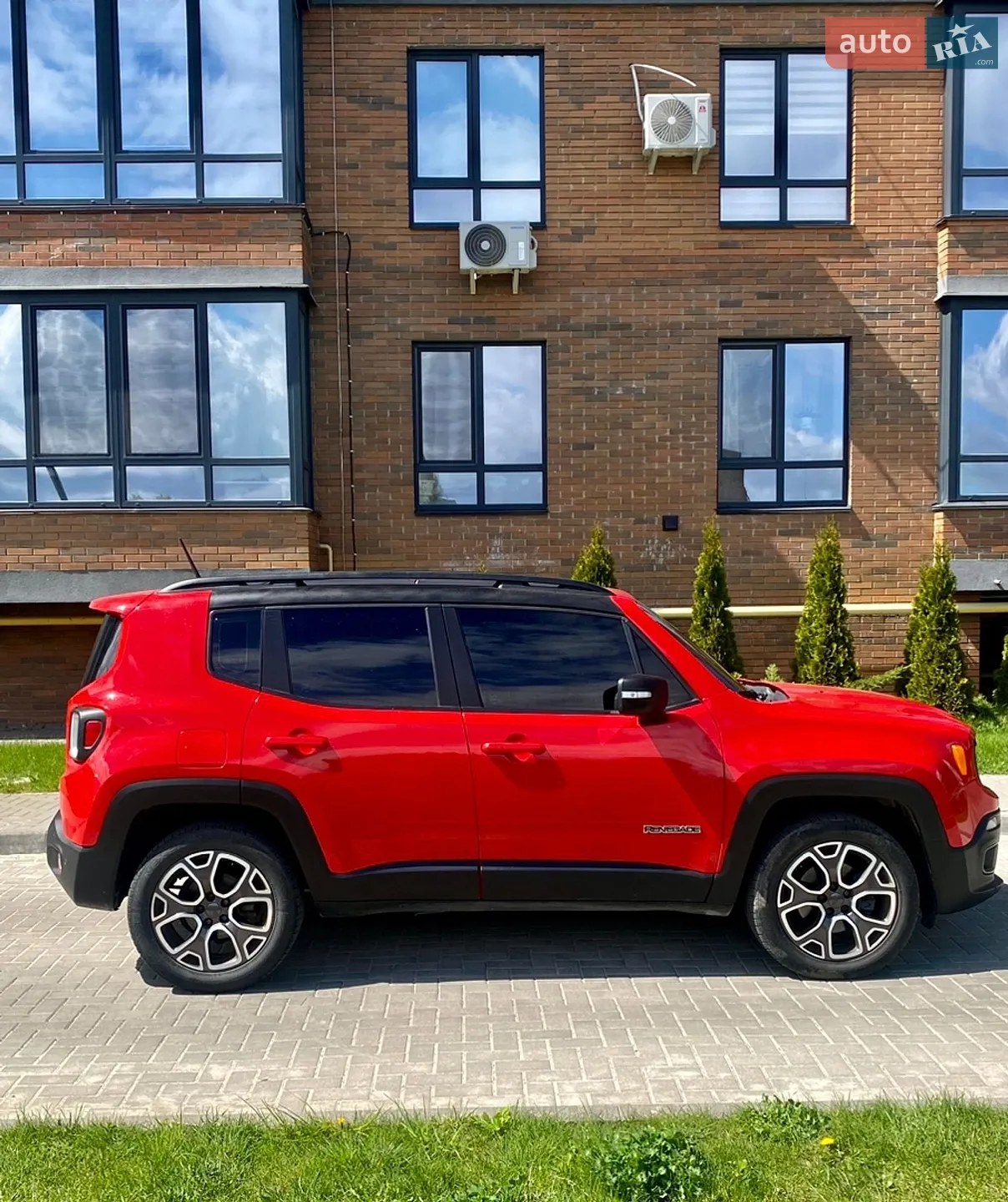 Jeep Renegade 2015 VIN 1C4BU0000FPC38574 фото оголошення 7 з 21