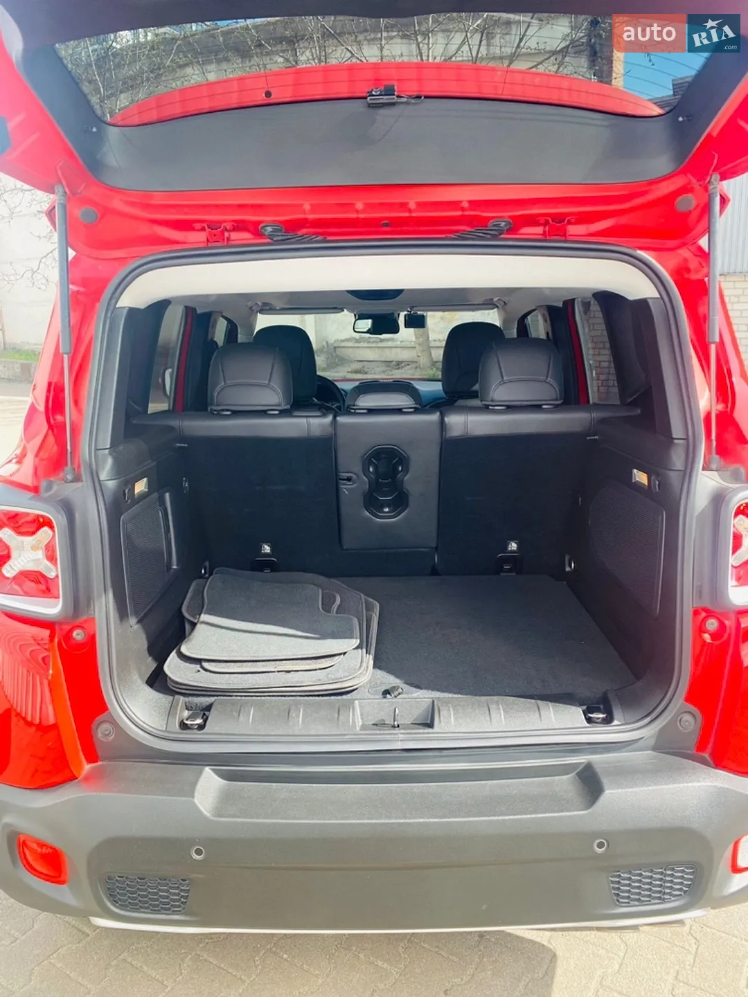 Jeep Renegade 2015 VIN 1C4BU0000FPC38574 фото оголошення 19 з 21