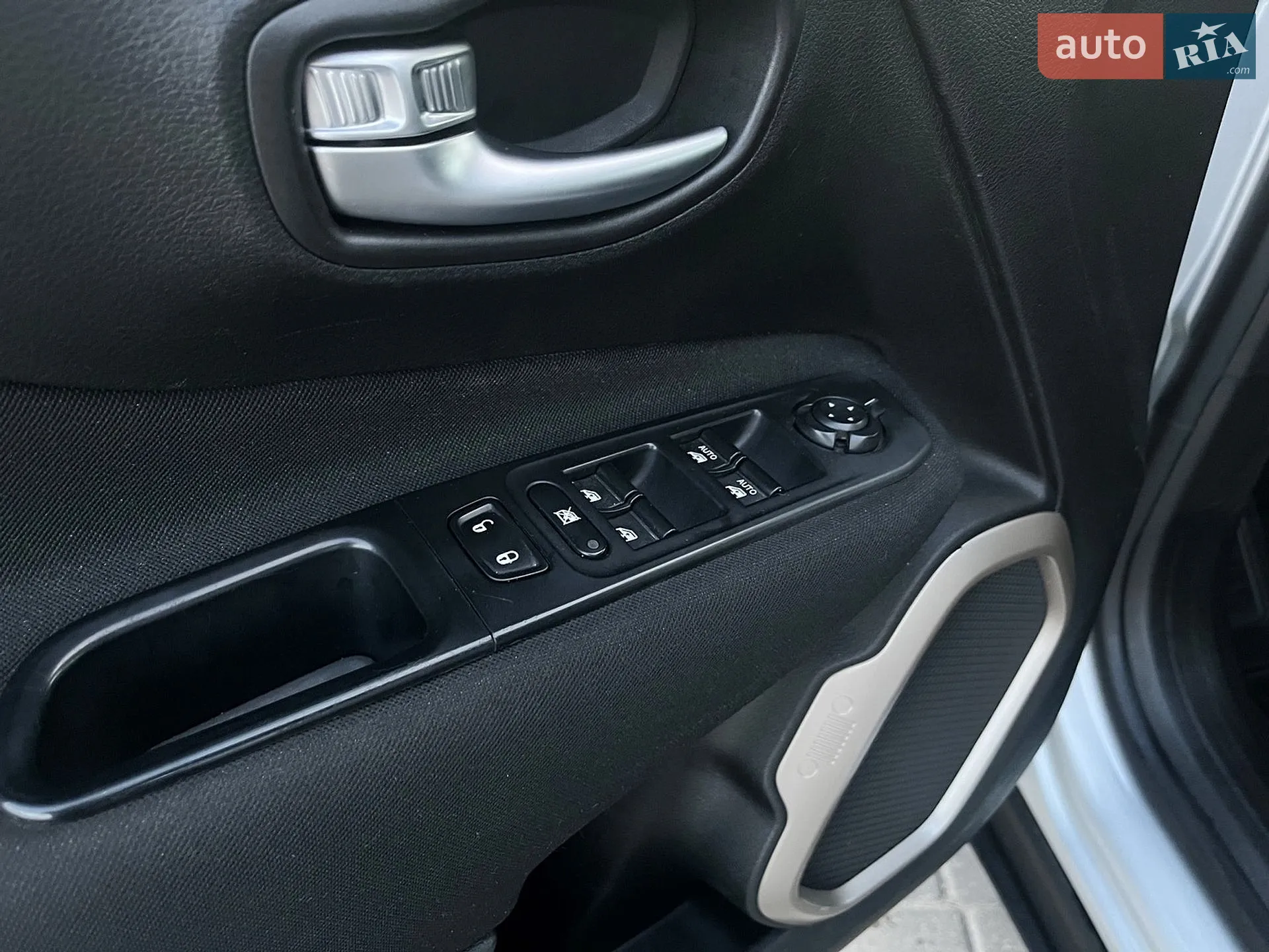 2017 Jeep Renegade - мініатюра 14