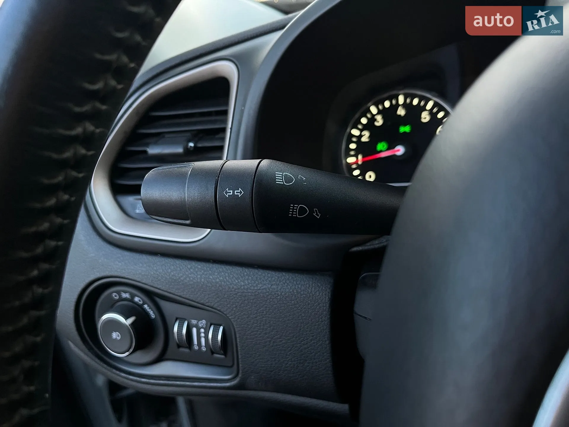 2017 Jeep Renegade - мініатюра 21
