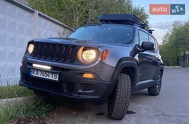 Внедорожник / Кроссовер Jeep Renegade 2016 в Киеве