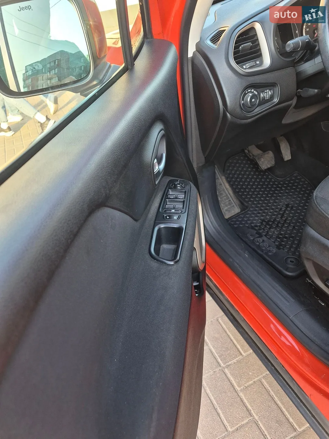 2015 Jeep Renegade - мініатюра 12
