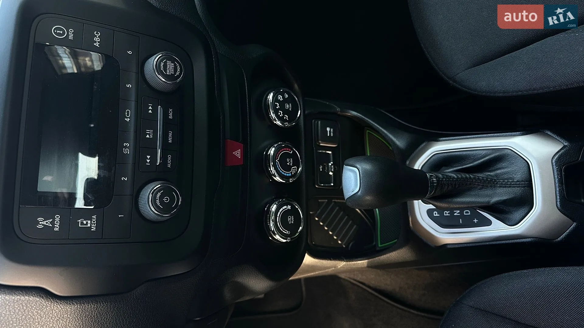2017 Jeep Renegade - мініатюра 37