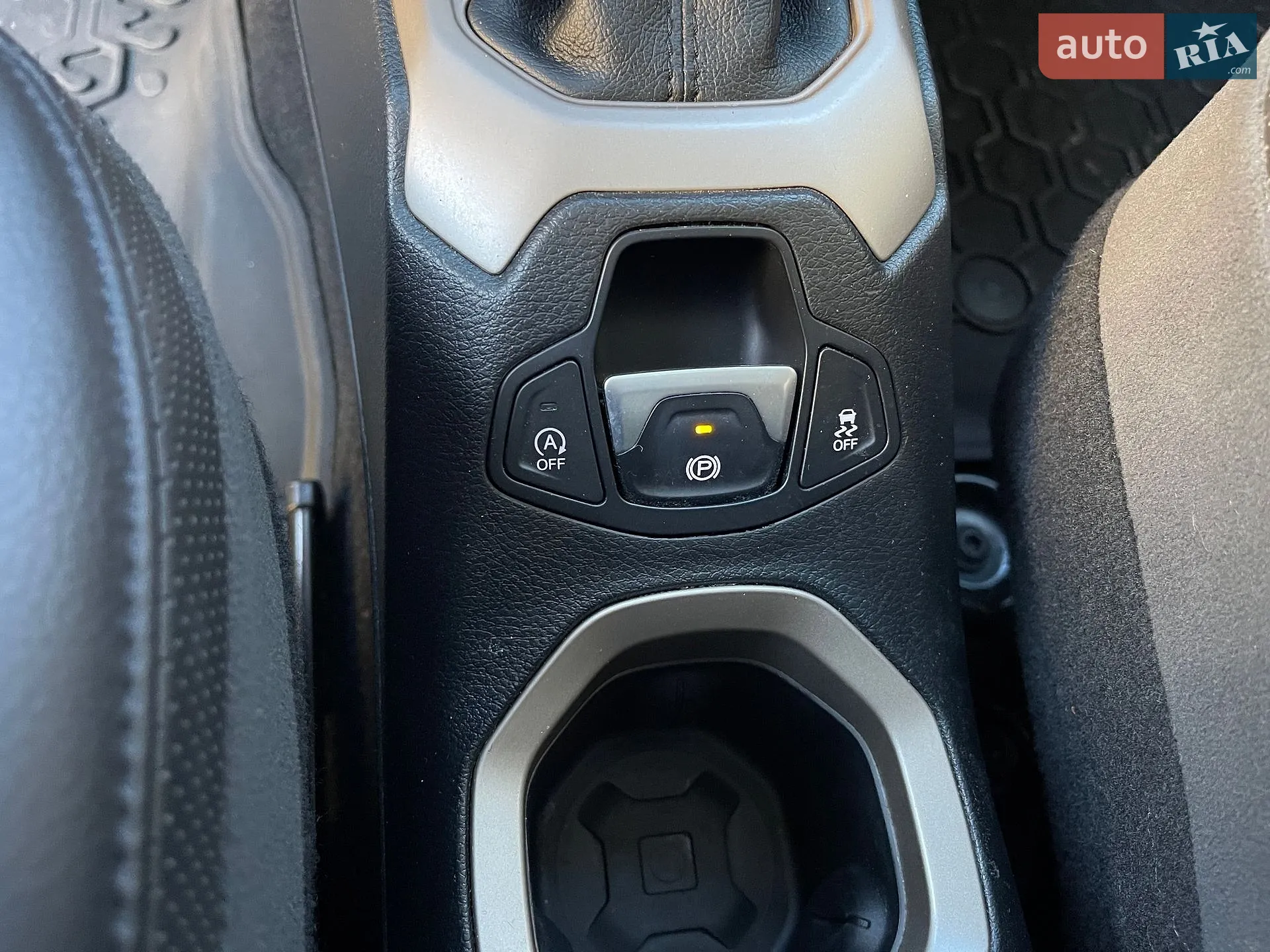 2015 Jeep Renegade - мініатюра 30