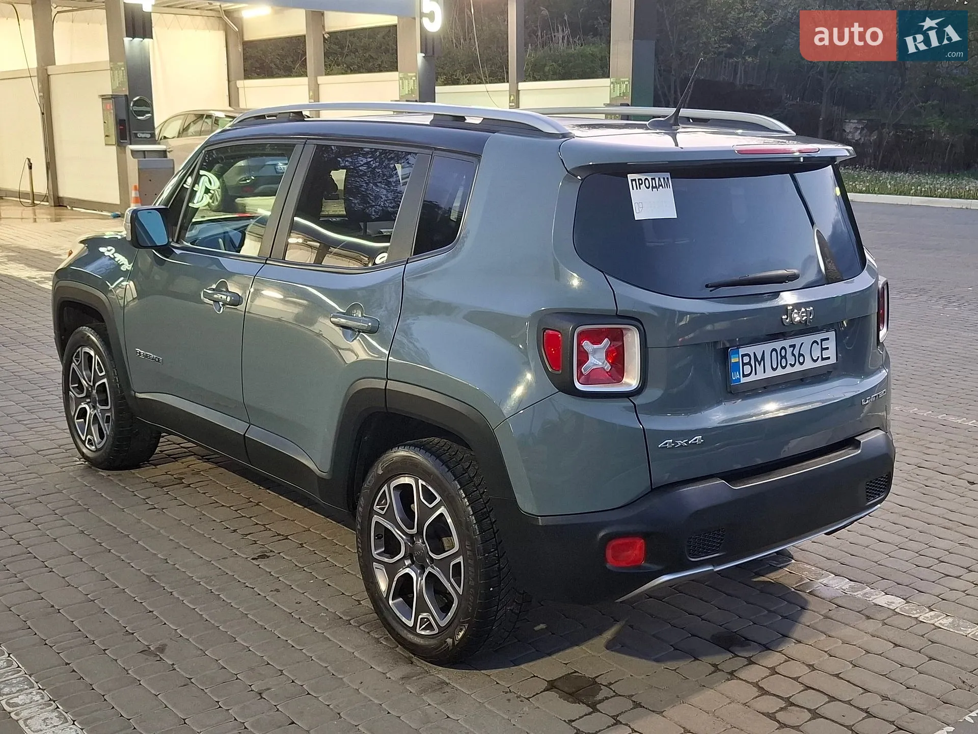 2016 Jeep Renegade - мініатюра 3