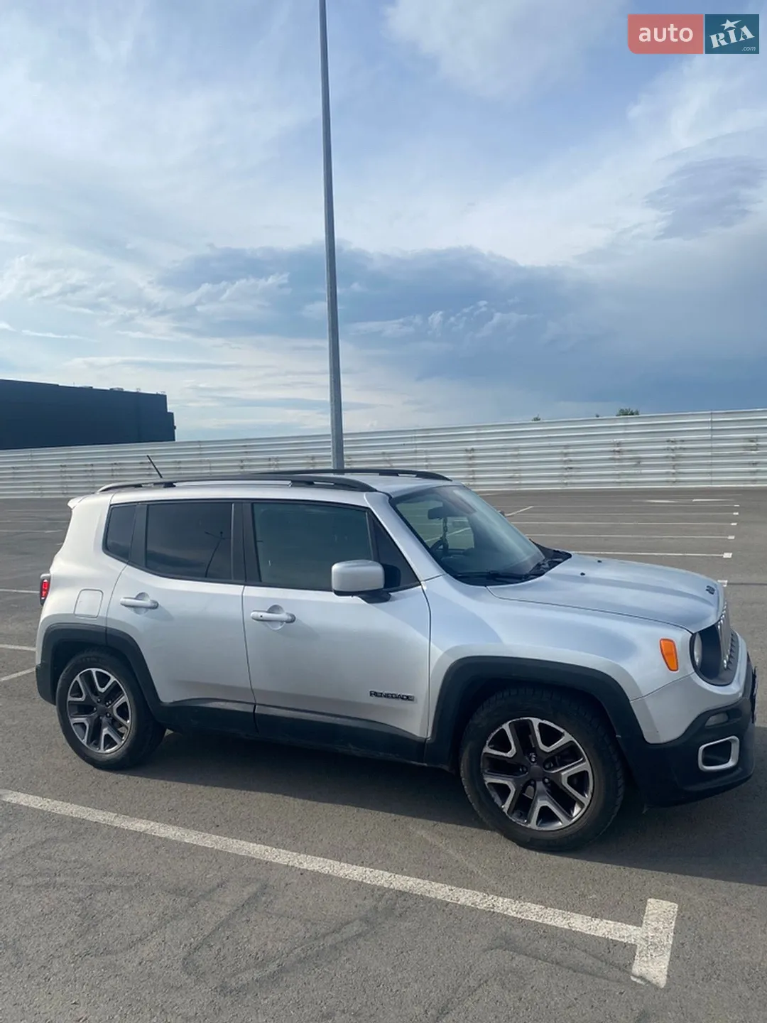 2017 Jeep Renegade - мініатюра 3